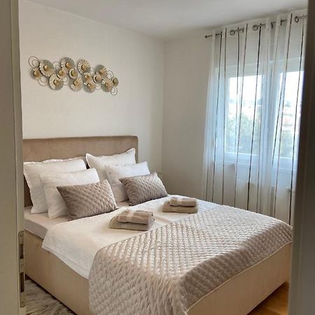 Portview Apartment Rijeka Ngoại thất bức ảnh